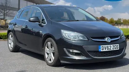 Used Vauxhall Astra SRi 131 HP (96 kW) 2013 Black Hatchback