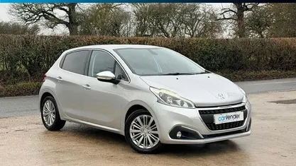 Used Peugeot 208 Allure 82 HP (60 kW) 2018 Hatchback