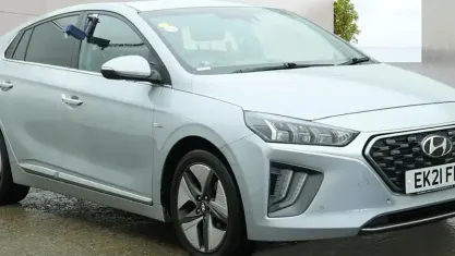 Begagnad Hyundai Ioniq Premium SE 141 HK (103 kW) 2021 Silver Halvkombi