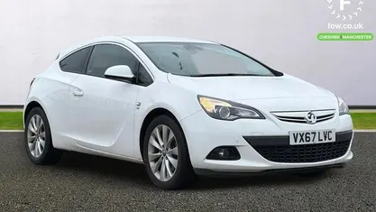 Used Vauxhall Astra GTC SRi 140 HP (102 kW) 2017 White Coupe