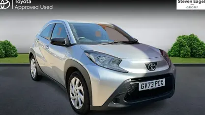 Used Toyota Aygo X PURE 72 HP (52 kW) 2024 Silver SUV