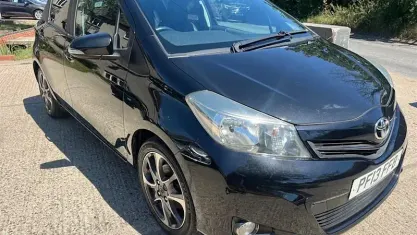 Used Toyota Yaris SR 101 HP (74 kW) 2013 Hatchback
