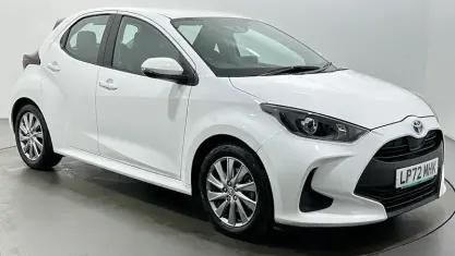 Used Toyota Yaris 116 HP (85 kW) 2023 White Hatchback
