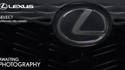 Begagnad Lexus UX 250h Sport Line 184 HK (135 kW) 2021 Silver SUV