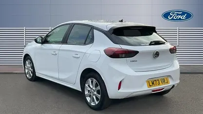 Used Vauxhall Corsa Design Edition 75 HP (55 kW) 2023 White Hatchback