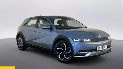 Begagnad Hyundai Ioniq SE 125 kW (170 HK) 2023 Halvkombi