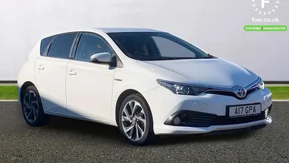 Used Toyota Auris Hybrid Design 136 HP (100 kW) 2016 Hatchback