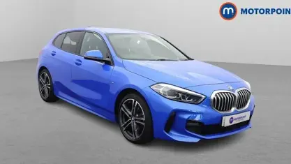 Begagnad BMW 118 M Sport 136 HK (100 kW) 2024 Blå Halvkombi