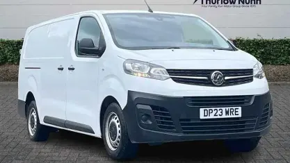 Used Vauxhall Vivaro 101 HP (74 kW) 2023 White MPV