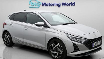Używany Hyundai i20 Premium 101 KM (74 kW) 2025 Szary Hatchback