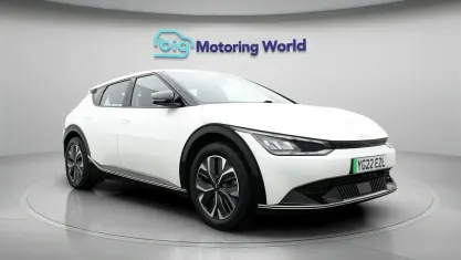 Używany Kia EV6 Air 167 kW (228 KM) 2022 Biały SUV