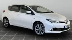 Used 2016 Toyota Auris Hybrid Hatchback | £11,795 (Fair price)