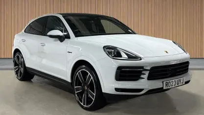 Used Porsche Cayenne Platinum Edition 462 HP (339 kW) 2022 White SUV