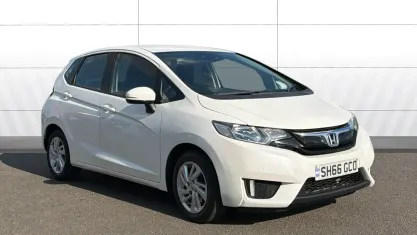Used Honda Jazz SE 102 HP (75 kW) 2016 White Hatchback
