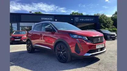 Used Peugeot 3008 Premium 131 HP (96 kW) 2021 Red SUV