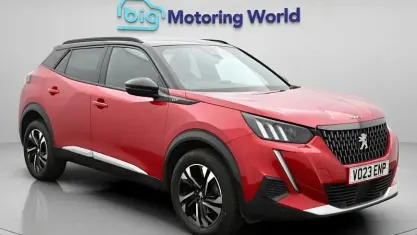 Używany Peugeot 2008 GT 131 KM (96 kW) 2023 Czerwony SUV
