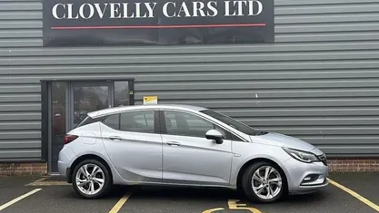 Used Vauxhall Astra SRi 136 HP (100 kW) 2018 Silver Hatchback
