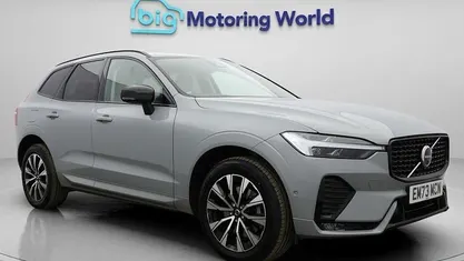 Begagnad Volvo XC60 Plus 250 HK (183 kW) 2023 Grå SUV