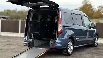 Used 2021 Ford Tourneo Titanium Estate | £15,449 (Fair price)