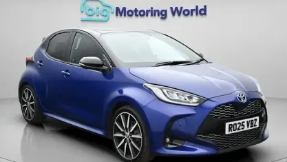 Second-hand Toyota Yaris Hybrid Sport 131 CP (96 kW) 2025 Albastru Hatchback