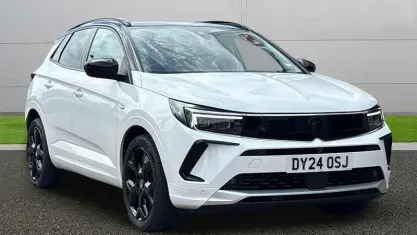 Used Vauxhall Grandland X Ultimate 131 HP (96 kW) 2024 White SUV