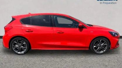 Used Ford Focus ST-Line 125 HP (91 kW) 2020 Red Hatchback