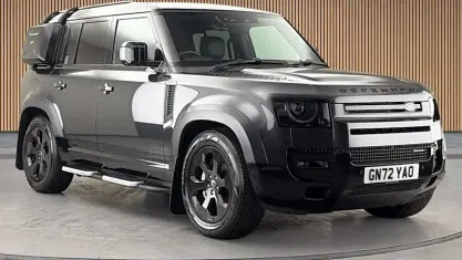 Used Land Rover Defender SE Dynamic 404 HP (297 kW) 2022 Storm grey SUV