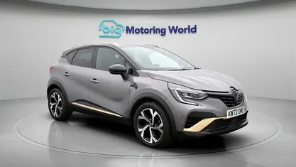 Used Renault Captur Engineered 143 HP (105 kW) 2023 Grey/black SUV