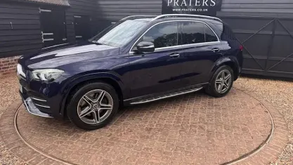 Usado Mercedes GLE300 AMG line 245 HP (180 kW) 2020 Azul Carrinha