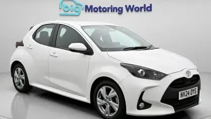 Used Toyota Yaris 116 HP (85 kW) 2024 White Hatchback