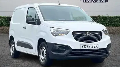 Used Vauxhall Combo 101 HP (74 kW) 2023 White MPV