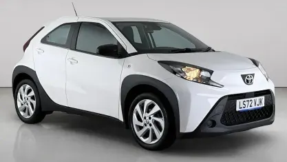 Used Toyota Aygo X PURE 72 HP (52 kW) 2025 SUV