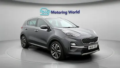 Usado Kia Sportage 136 HP (100 kW) 2020 Cinzento SUV