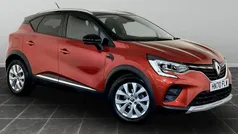 Red/black Used 2020 Renault Captur Iconic SUV | £11,995 (Fair price)