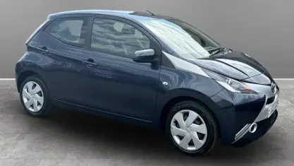 Used Toyota Aygo X-play 69 HP (50 kW) 2016 Blue Hatchback