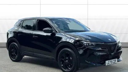 Used Alfa Romeo Junior 136 HP (100 kW) 2025 Black SUV
