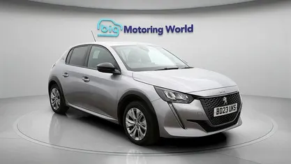 Used Peugeot e-208 Allure+ 100 kW (136 HP) 2023 Grey Hatchback