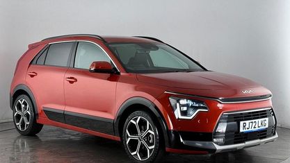 Second-hand Kia Niro 141 CP (103 kW) 2023 Portocaliu SUV
