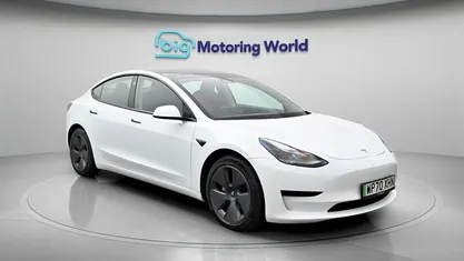 Used Tesla Model 3 Standard Range 239 kW (325 HP) 2020 White Sedan