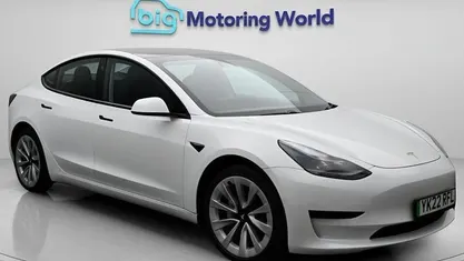 Used Tesla Model 3 Standard Range Plus 239 kW (325 HP) 2021 White Sedan