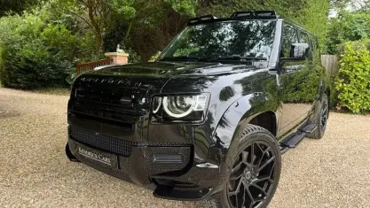 Used Land Rover Defender S 249 HP (183 kW) 2024 SUV
