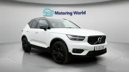 Used Volvo XC40 R-Design Pro 250 HP (183 kW) 2021 White SUV