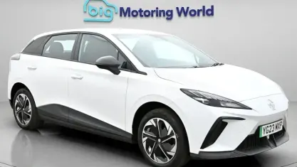 Begagnad MG MG4 EV SE 319 kW (435 HK) 2023 Halvkombi