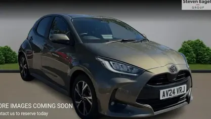 Usado Toyota Yaris Hybrid Design 116 HP (85 kW) 2026 Citadino
