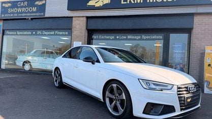 Usado Audi A4 Black Edition 150 HP (110 kW) 2019 Branco Sedan