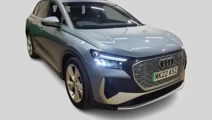 Usado Audi Q4 e-tron S-Line 150 kW (204 CV) 2022 Azul SUV