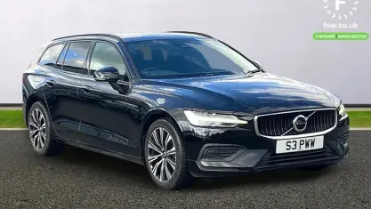 Używany Volvo V60 Core 163 KM (119 kW) 2022 Czarny Kombi