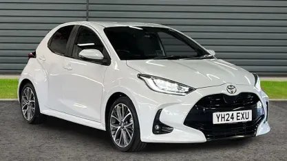 Used Toyota Yaris 116 HP (85 kW) 2024 White Hatchback