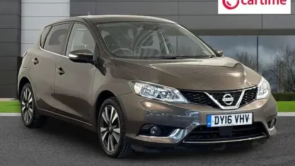 Used Nissan Pulsar N-Connecta 116 HP (85 kW) 2016 Gold Hatchback