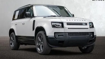 New 2025 Land Rover Defender SE Dynamic Estate | £71,995 (Fair price)